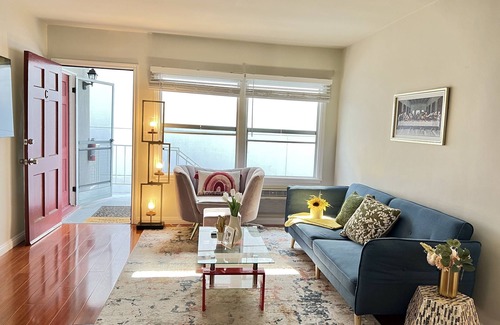 Alhambra Apartment | Jie’s choice -Charming 2B in the Heart of Alhambra