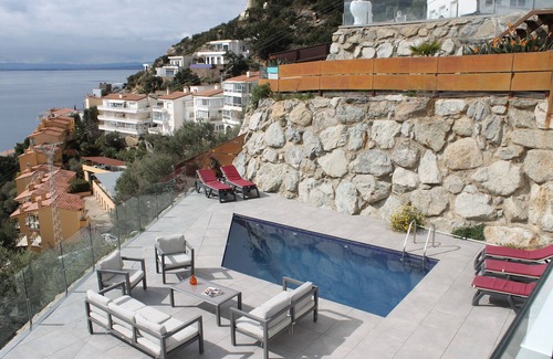 Almadraba-Canyelles Villa | Joan Margarit 84 B - Four Bedroom Villa, Sleeps 8