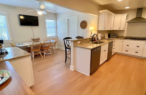 Ocracoke House | JoBell: Spacious Newly Renovated Home