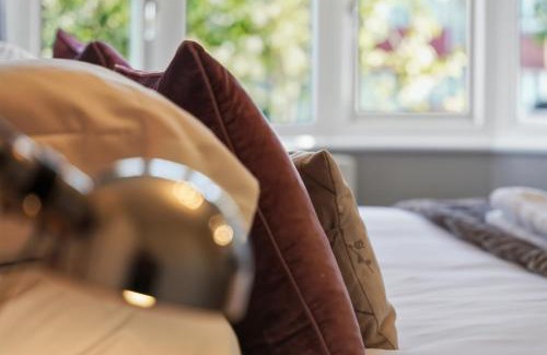 Kenley Apartment | Joel's 3 bedroom House in South London