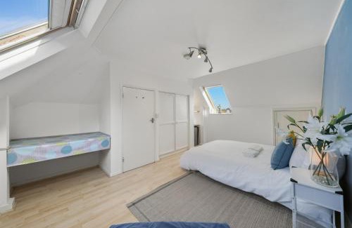 Kenley Apartment | Joel's 3 bedroom House in South London
