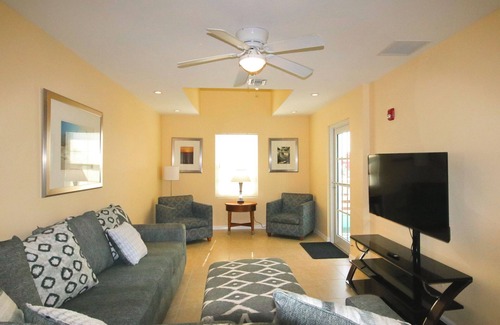 Madeira Beach Apartment | John's Pass Hotel