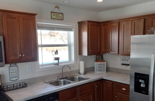 Drake House | Johnny Lo's Garage. Brand new comfy home. 420 friendly / monthly rates available