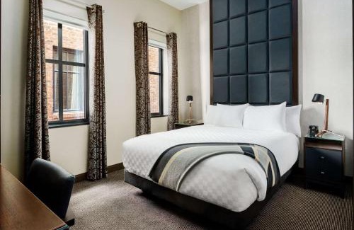 Downtown Pittsburgh Hotel | Joinery Hotel Pittsburgh, Curio Collection by Hilton