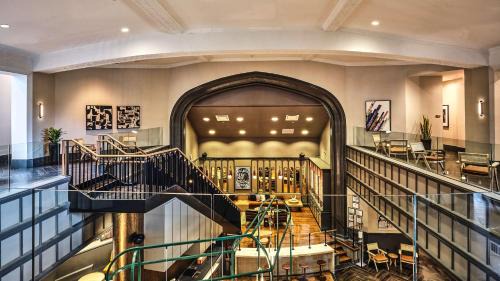 Downtown Pittsburgh Hotel | Joinery Hotel Pittsburgh, Curio Collection by Hilton
