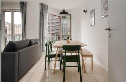 Ponte Seveso Apartment | JOIVY Beautiful and modern apartment with 2 balconies