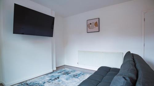 Walsall House | JOIVY Charming 3-bed house in Walsall