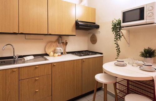 Como Apartment | JOIVY Charming Flat Near Train Station