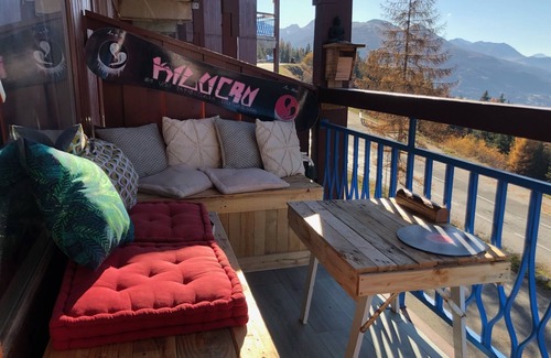 Arc-1800 Apartment | Joli Appartement Cosy, Superbe Vue, Proche des Pistes, Casier à Skis Chauffé