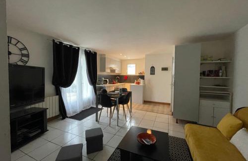 La Tremblade Apartment | Joli appartement rénové avec jardin clos