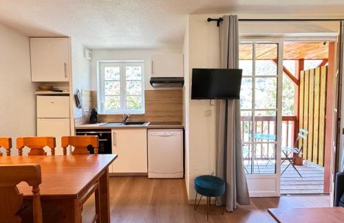 Cauterets Apartment | Joli duplex pr 5p, parking, balcon, piscine été