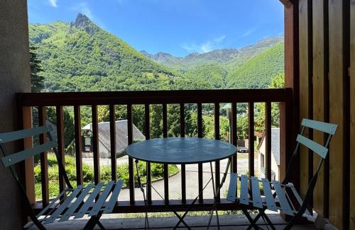 Cauterets Apartment | Joli duplex pr 5p, parking, balcon, piscine été