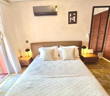 Oulad Khallouf Apartment | Joli et chic Appartement à Marrakech - balcon privé et confort