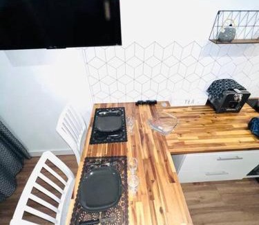 Balaruc-les-Bains Apartment | Joli studio une pièce entièrement rénové et équipé classé 2 étoiles