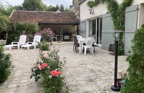 Dammartin-sur-Tigeaux House | Jolie Maison Haut de Gamme Avec Piscine Chauffée et Belle vue sur Nature