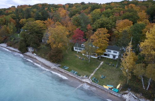 Lake Leelanau Condo | JOLLI-LODGE~Beach Resort in Leland
