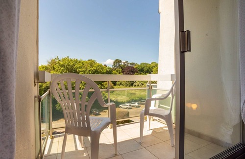 Saint-Cast-le-Guildo Apartment | Jonc de Mer - Apt vue mer avec parking gratuit et garage privé