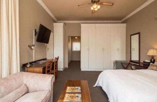 Waparand House | Jopasso Guest House