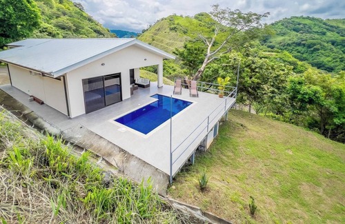 Mercedes Apartment | Journeys End-stunning Views In Gated Community