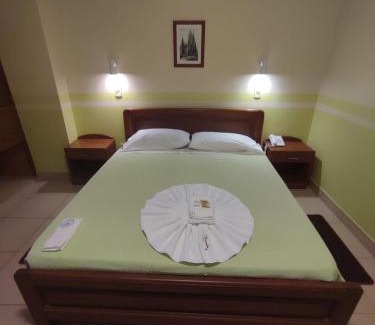 Camiri Hotel | JR HOTEL