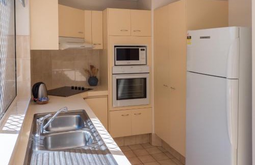 Broadbeach Apartment | Jubilee Views Holiday Apartments