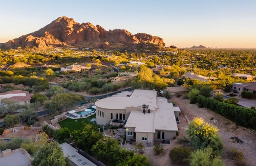 Paradise Valley Villa | Julep by AvantStay | Stylish 9 BR Estate w/Mid-Century Modern Decor