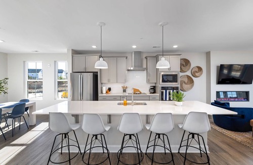 Wake Forest Condo | Julianne - Luxury 4 BR Rooftop Deck + Garage