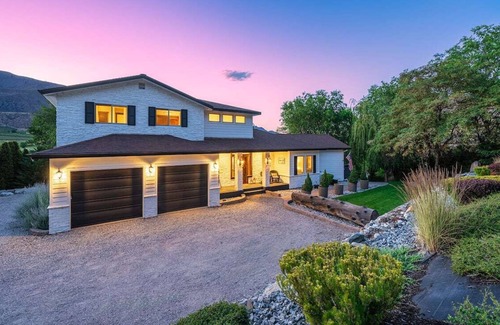 Orondo House | Juniper Hill Columbia River w/Hot Tub & Swim Spa