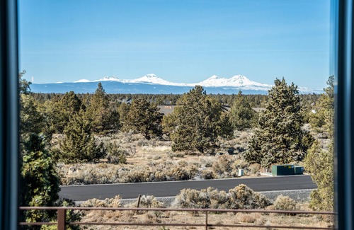Alfalfa House | Juniper Ranch - Golf Cart Inclusive I Sleeps 10 I Brasada Ranch