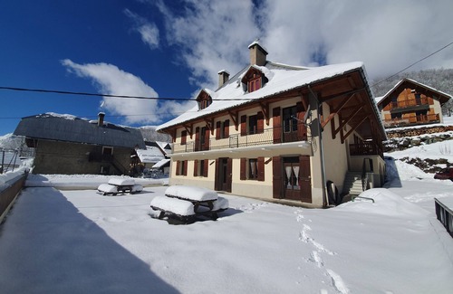 Saint-Colomban-des-Villards Apartment | Just 5 minutes from the Domaine des Sybelles! Fully equipped apartment.