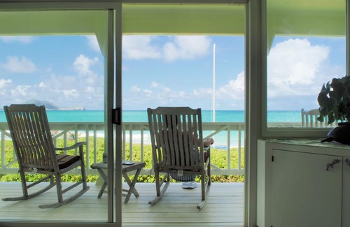Kailua House | Just 40 Steps to the Most Beautiful White Sand Beach in the World