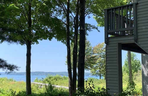 Acme Apartment | Just a few steps to the bay & Amazing Sunsets!