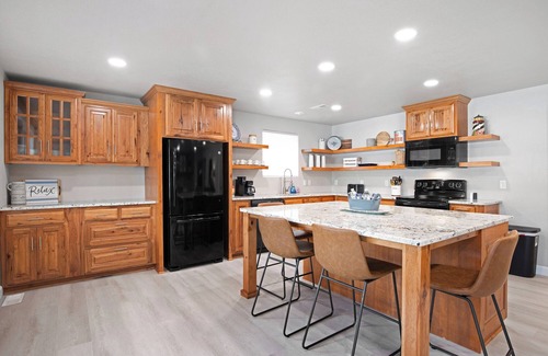 Rocky Mount House | Just Dock It | Lakefront Luxury for the Whole Family | Sleeps 14+ | Private Dock + Game Room