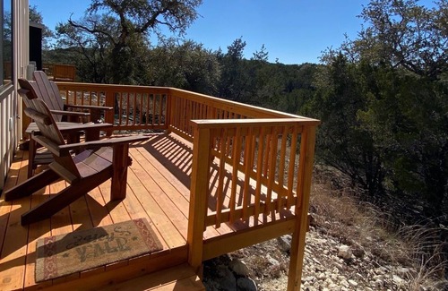 Dripping Springs Cottage | Just minutes away from numerous wine tasting rooms and distilleries