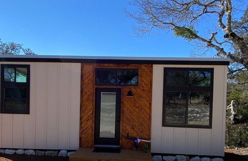 Dripping Springs Cottage | Just minutes away from numerous wine tasting rooms and distilleries