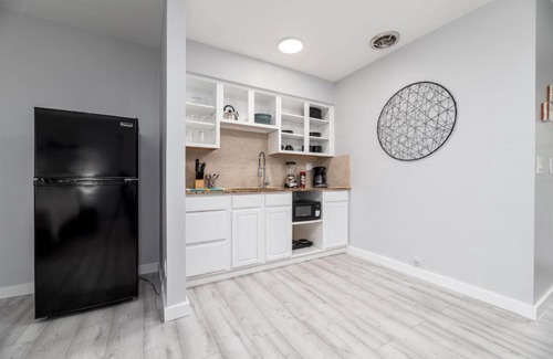 Wilton Manors Apartment | Just Off The Drive 5