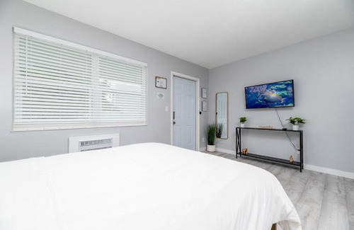 Wilton Manors Apartment | Just Off The Drive 5