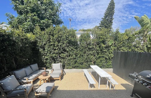 Summerland Apartment | Just steps to shopping and dining in Summerland, CA, sleeps 2, ocean view