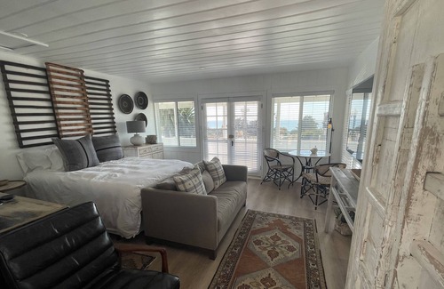 Summerland Apartment | Just steps to shopping and dining in Summerland, CA, sleeps 2, ocean view