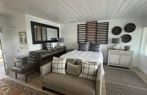 Summerland Apartment | Just steps to shopping and dining in Summerland, CA, sleeps 2, ocean view