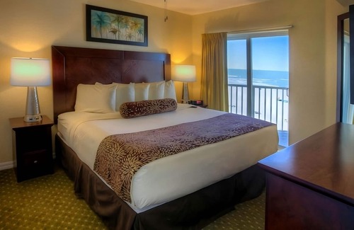 Treasure Island Hotel | Just What You Were Looking For! 3 Units w/Kitchens, Free Parking, Onsite Pool