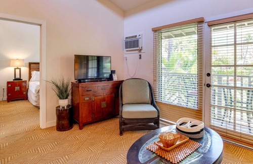 Historic Lahaina Front Street Resort | K B M Resorts: Aina Nalu Lahaina AL-C209 Stunning 2 bedroom, luxurious pool view! One block to Front Street!