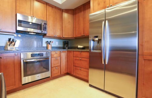 Kapalua Apartment | K B M Resorts: Kapalua Golf Villa Kgv-24p7, Beautiful Remodeled Spacious 2 Bedrooms With Ocean + Golf Views, Beach Amenities, Includes Rental Car!