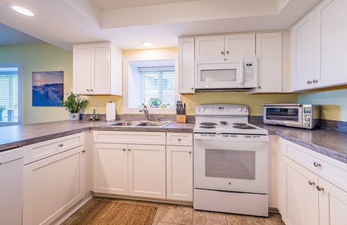 South Nags Head Condo | K1040 Our Happy Place, Oceanfront Condo with Community Pool; Flex Stays!