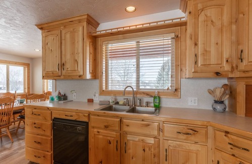 St. Anthony Cabin | KABINO: Riverfront on Henrys Fork A/C Boat Launch Foosball Pool Table Huge Yard Garage WIFI