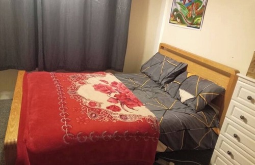 Drumchapel Apartment | π‘ Kaffuhsmartt: Peaceful Family Retreat Near Shops & Transit