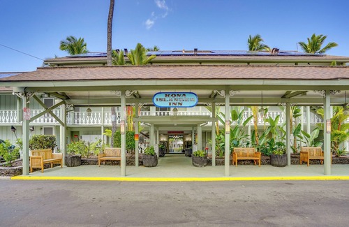 Historic Kailua Village Apartment | Kailua-kona Vacation Rental - Walk to the Beach!