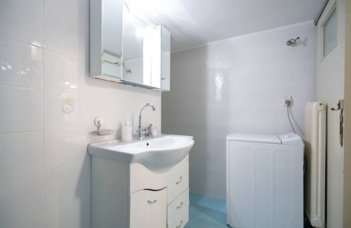 Kaisariani Apartment | Kaisariani 2 bedrooms 4 pers apartment