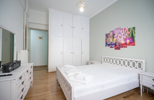 Kaisariani Apartment | Kaisariani 2 bedrooms 4 pers apartment