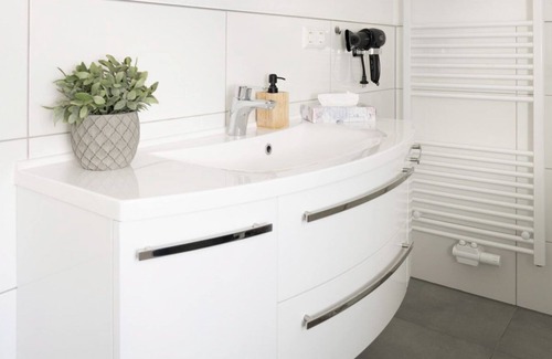 Dinkelsbuehl Apartment | Kaiser Franz: Central|Kitchen|Workplace|Parking - Lucky Moment Apartments